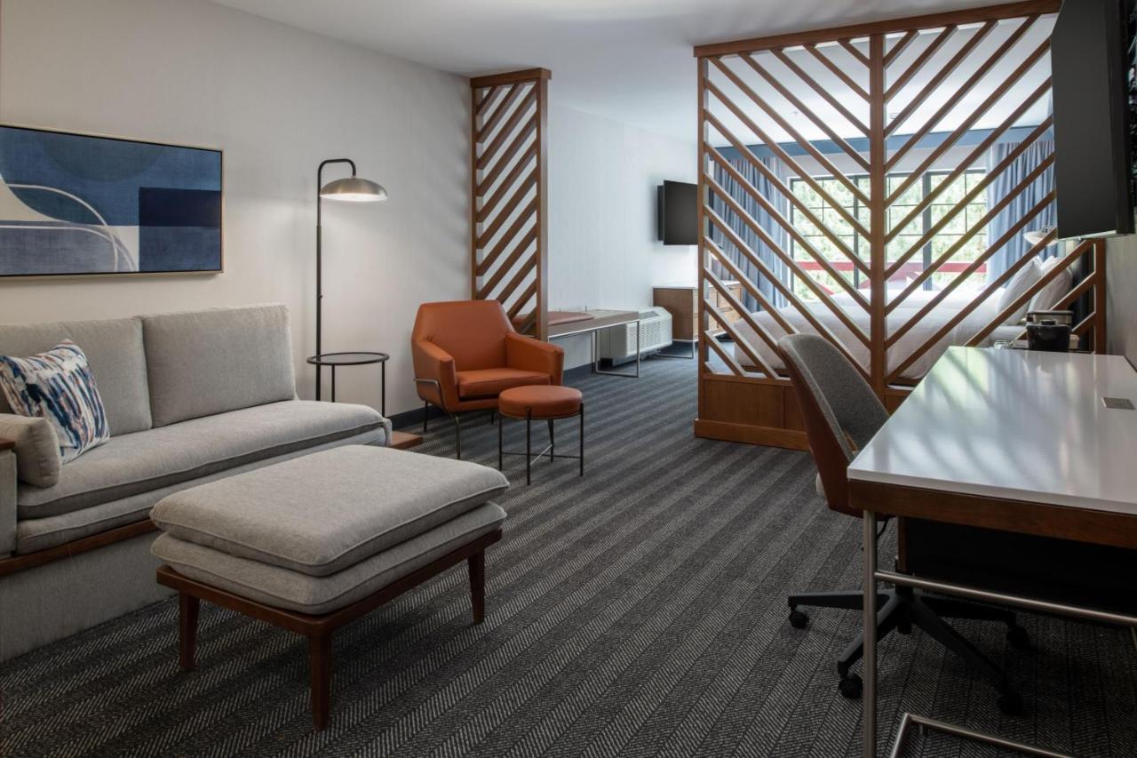Hotel Courtyard By Marriott Olympia Exterior foto
